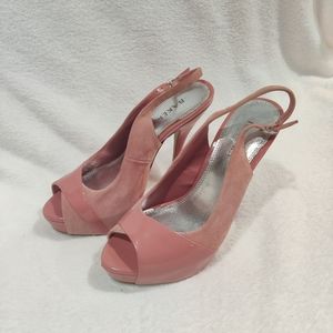 Suede and patent leather slingbacks